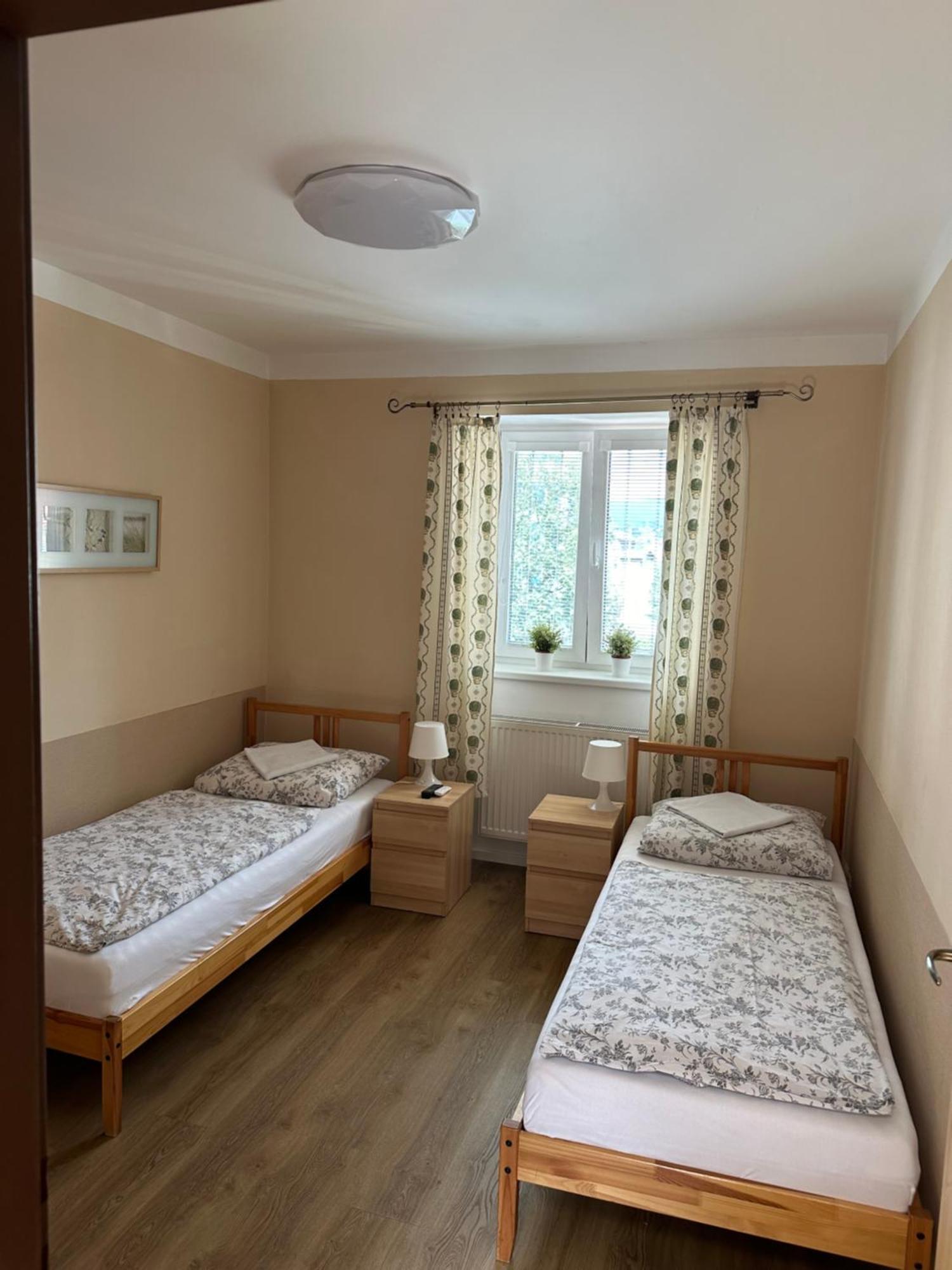 Penzion Aladdin Teplice Bagian luar foto